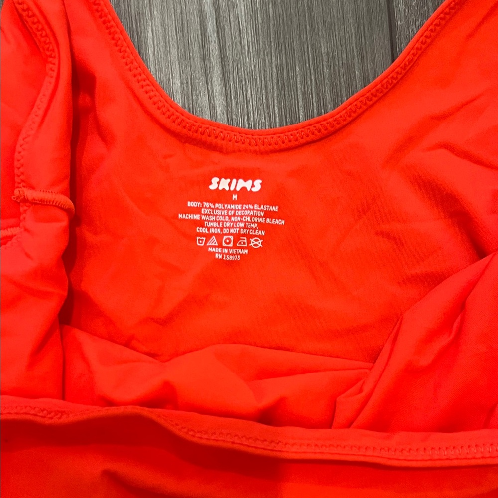 Skims Fits Everyone Bodysuit - Picture 2 of 5